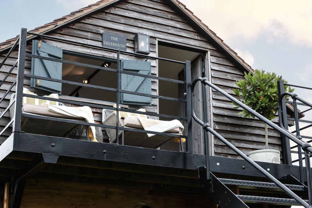 The Treehouse At Humblebee Hall Worcester Exterior photo